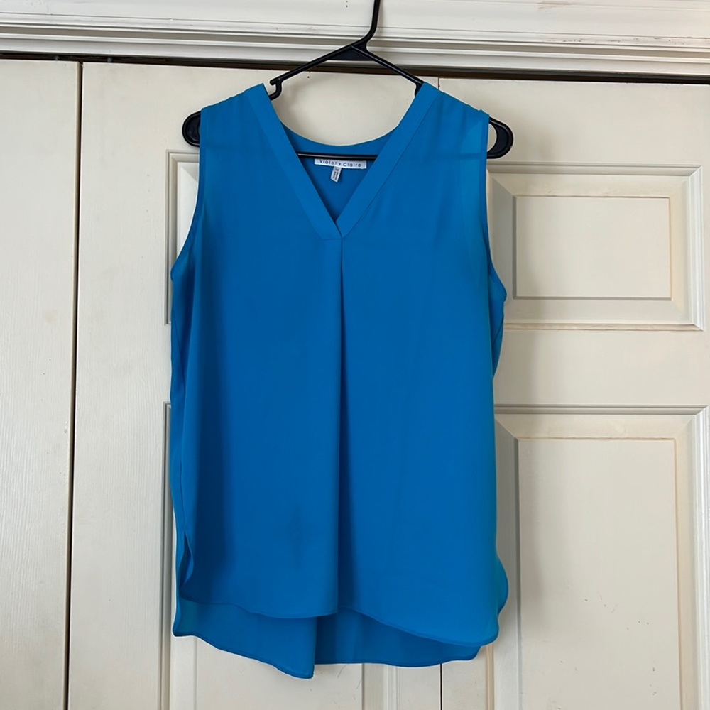 Violet+Claire Blue silky tank size med v-neck with pleat in back